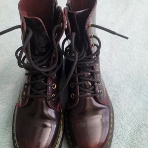 Dr. MARTENS JADON ARCADIA LEATHER PLATFORM BOOTS.